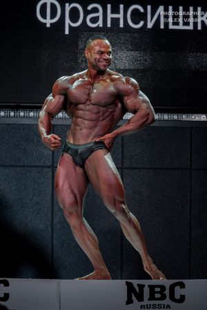 CLASSIC PHYSIQUE